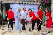 Tri ân người có công, hỗ trợ người dân gặp khó khăn