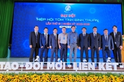 Ông Nguyễn Hoàng Anh tiếp tục được tín nhiệm bầu giữ Chủ tịch Hiệp hội tôm Bình Thuận