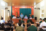 Đồng chí Lò Minh Hùng, Phó Bí thư Thưởng trực Tỉnh ủy Sơn La thăm và làm việc tại xã Tân Xuân