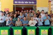 Hội Nông dân Hà Tĩnh phát động thu gom vỏ chai nhựa, bao bì thuốc bảo vệ thực vật trên đồng rộng