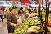 Sản xuất, kinh doanh thực phẩm an toàn ở Hà Nội: Phụ nữ làm ra, phụ nữ lựa chọn