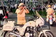 Người dân thắc mắc chuyện cảnh sát giao thông đeo nịt bụng khi làm nhiệm vụ ở TP.HCM