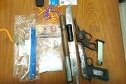Đồng Nai: Bắt giữ đối tượng tàng trữ ma túy, súng đạn, roi điện 