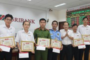 Agribank Tiền Giang kịp thời khen thưởng các cá nhân xuất sắc trong công tác bảo vệ tài sản Agribank