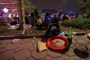 Ngỡ ngàng phố hoa Hồ Gươm thành phố nhậu