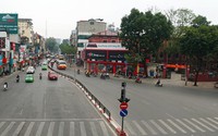 Ảnh: Đường phố Hà Nội vắng vẻ lạ thường ngày đầu sau kỳ nghỉ Tết