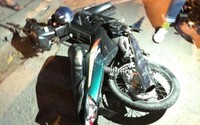 Clip toàn cảnh vụ tai nạn kinh hoàng ô tô kéo lê xe máy ở Hà Nội
