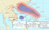 Siêu bão dữ dội tiến gần biển Đông