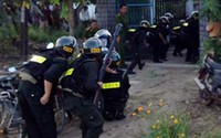 Vụ giang hồ đấu súng với cảnh sát ở Bình Thuận: Khởi tố 7 bị can tội đánh bạc