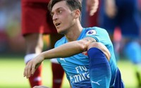 Mesut Ozil (Phần 1): Gã lười hay nghệ sĩ “lạc loài”?