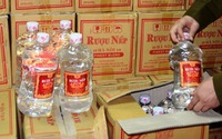 Quảng Ninh: Đại lý Rượu nếp 29 Hà Nội giao nộp 357 can rượu