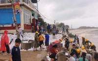 Sau bão dữ, dân Bình Định "đau đớn"... vì nhà chỉ còn đống đổ nát