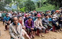 Khó khăn khi sơ tán 500 người dân Trà Leng trước bão số 10