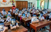 Bộ GD&ĐT yêu cầu không sử dụng tấm chắn giọt bắn, được sử dụng điều hòa trong lớp học
