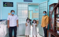Hai em nhỏ mổ heo đất để ủng hộ Quỹ vaccine phòng chống Covid-19