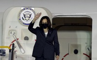 Những hình ảnh Phó Tổng thống Mỹ Kamala Harris tới Hà Nội