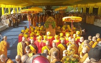 Hàng nghìn người đưa tiễn Thiền sư Thích Nhất Hạnh 