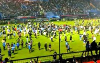 CĐV Indonesia: “Vụ bạo loạn ở Kanjuruhan làm hoen ố hình ảnh bóng đá nước nhà”