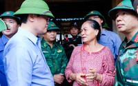 Chủ tịch UBND tỉnh Nghệ An chỉ đạo "nóng" tại hiện trường lũ quét ở Kỳ Sơn