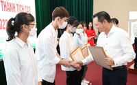 Năm 2022, huyện Phú Xuyên có bao nhiêu học sinh đỗ đại học, cao đẳng?