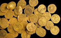 Ngỡ ngàng "Kho báu" tiền xu vàng nguyên chất nằm trong công viên bảo tồn