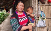 Xót thương người phụ nữ Mông một mình nuôi 6 đứa con