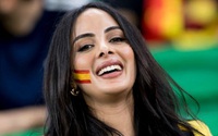 Chùm ảnh CĐV nữ Tây Ban Nha đua nhau khoe sắc trên khán đài World Cup 2022