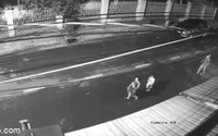 Clip NÓNG 24h: Camera ghi khoảnh khắc người phụ nữ bị tên cướp dùng dao khống chế trên đường phố Biên Hòa