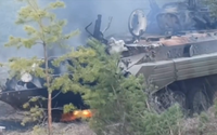 Nga tung video bắn cháy 2 thiết giáp Ukraine xâm nhập lãnh thổ