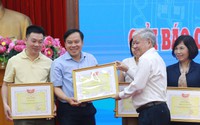 Báo NTNN/Điện tử Dân Việt nhận Bằng khen vì có nhiều đóng góp cho Giải báo chí phòng chống tham nhũng, tiêu cực