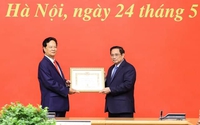 Nguyên Thủ tướng Nguyễn Tấn Dũng nhận Huy hiệu cao quý