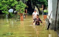 Thanh Hóa: Cuộc sống người dân bị đảo lộn do ngập lụt kéo dài