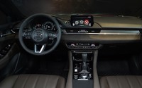 Mazda 6 2022 bản cao cấp nhất có gì đặc biệt khi chênh tới 160 triệu đồng so với bản thường