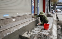 Người dân phải tự bỏ tiền để sửa nhà sau khi đường gần hầm chui Lê Văn Lương được mở rộng