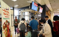 Ngày cuối cùng kỳ nghỉ Tết, lượng khách tại sân bay Nội Bài, Tân Sơn Nhất tăng cao