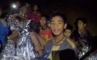 Đội bóng 'nhí' Thái Lan sống sót sau 17 ngày kẹt trong hang động ngập lụt không thức ăn thế nào?