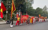 Hàng ngàn người tham gia lễ nghinh thần trong lễ hội chùa Ông