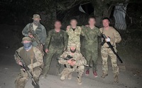Kịch tính cuộc giải cứu 2 lính dù Ukraine bị thương nặng kẹt trong vùng lãnh thổ do Nga kiểm soát