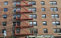 Cầu thang thoát hiểm ngoài trời – Quy định ‘sống còn’ với nhà chung cư ở New York