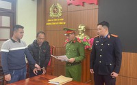 Bắt khẩn cấp một giám đốc tàng trữ trái phép mìn dưới gầm sàn ngủ của công nhân