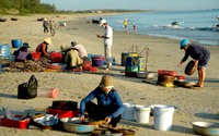 Kể chuyện làng: Nỗi nhớ phiên chợ cá quê nhà