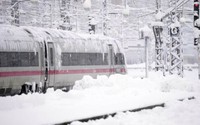 Clip: Sân bay Munich, Đức ngừng hoạt động do bão tuyết