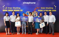 VNPT Cà Mau trao thưởng iphone 14 Pro Max cho đối tác kênh/điểm bán có doanh số khủng