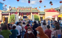 Lễ hội miếu Bà Bình Dương đón hàng ngàn người cung nghinh thánh giá Thiên Hậu Thánh Mẫu