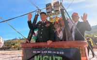 Học sinh vùng cao ở Kon Tum thích thú bay khinh khí cầu cùng anh hùng Phạm Tuân
