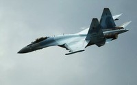 Su-35 của Nga xuất kích ngăn chặn hai máy bay ném bom của Mỹ 