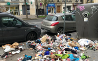 Clip: Nhân viên thu gom đình công khiến thủ đô Paris "ngập ngụa" trong rác
