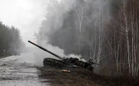 Video hàng loạt xe tăng Nga bị 'Sói trắng' Ukraine phá huỷ gây sốt mạng