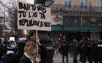 Pháp bị chỉ trích vì sử dụng vũ lực quá mức đối với các cuộc biểu tình