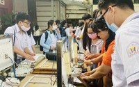 Học tập trải nghiệm môn Toán và Khoa học tự nhiên giữa sân trường, hơn 2.000 học sinh vui "quên lối về"